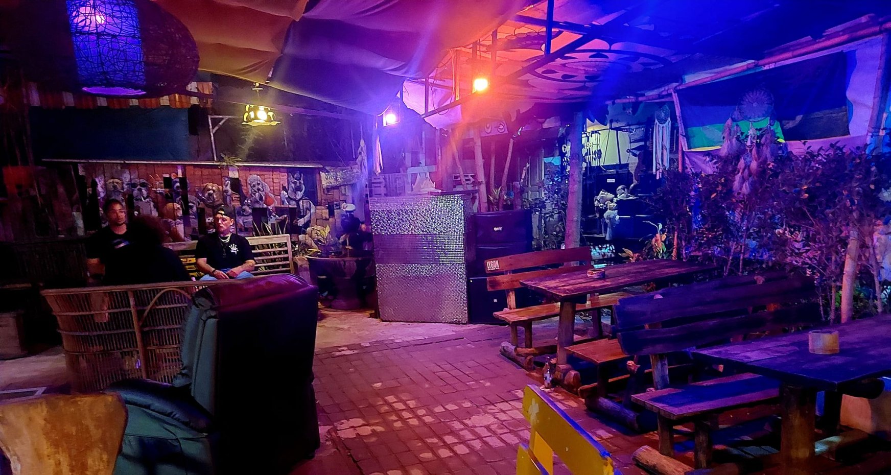 Pineapple Express Bar : Chiang Mai
