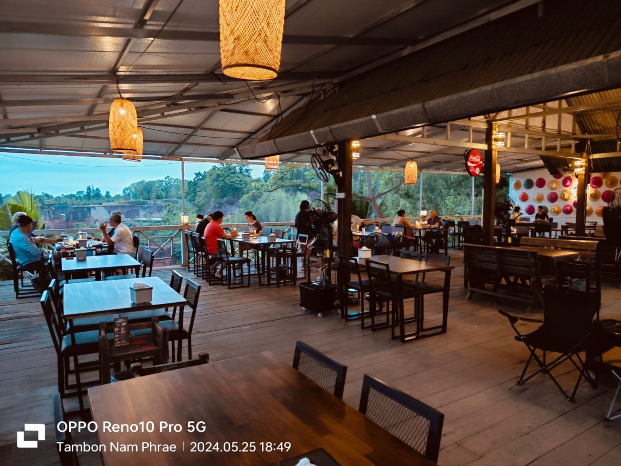 TuangThong Canyonview Restaurant : เชียงใหม่