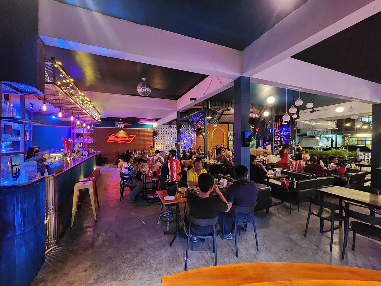 ห้องนั่งเล่น Bar&Bistrogr : นครศรีธรรมราช
