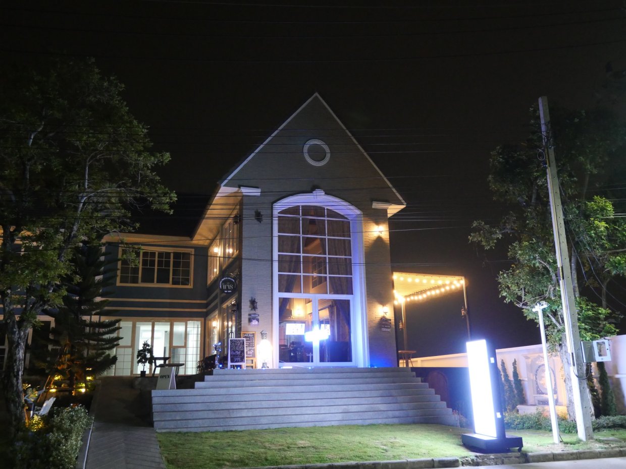 เฟื่องฟ้า Bar&Bistro : Nonthaburi