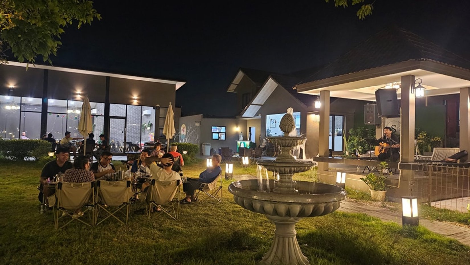 สวนอาหารบ้านนาลิน : กรุงเทพมหานคร