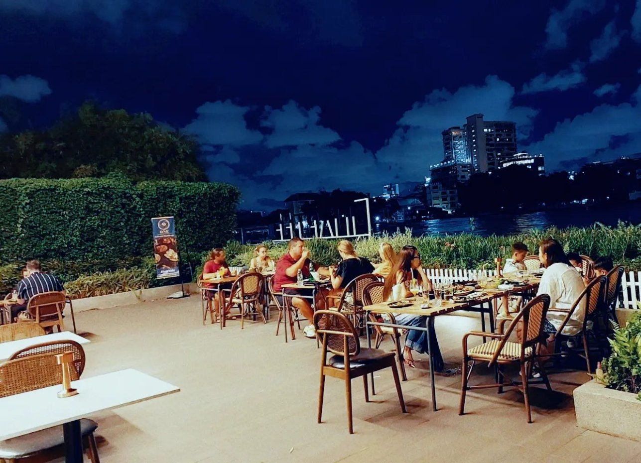 ONE Enchanting Thai Kitchen & Lounge : กรุงเทพมหานคร