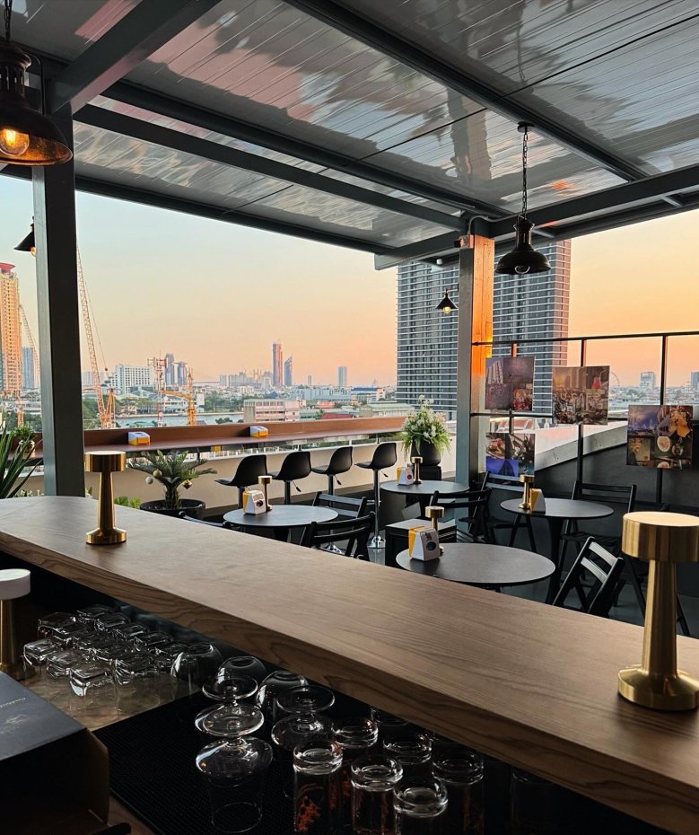 BEAM BAR – Rooftop Bar @ U Sabai Hotel Bangkok : กรุงเทพมหานคร