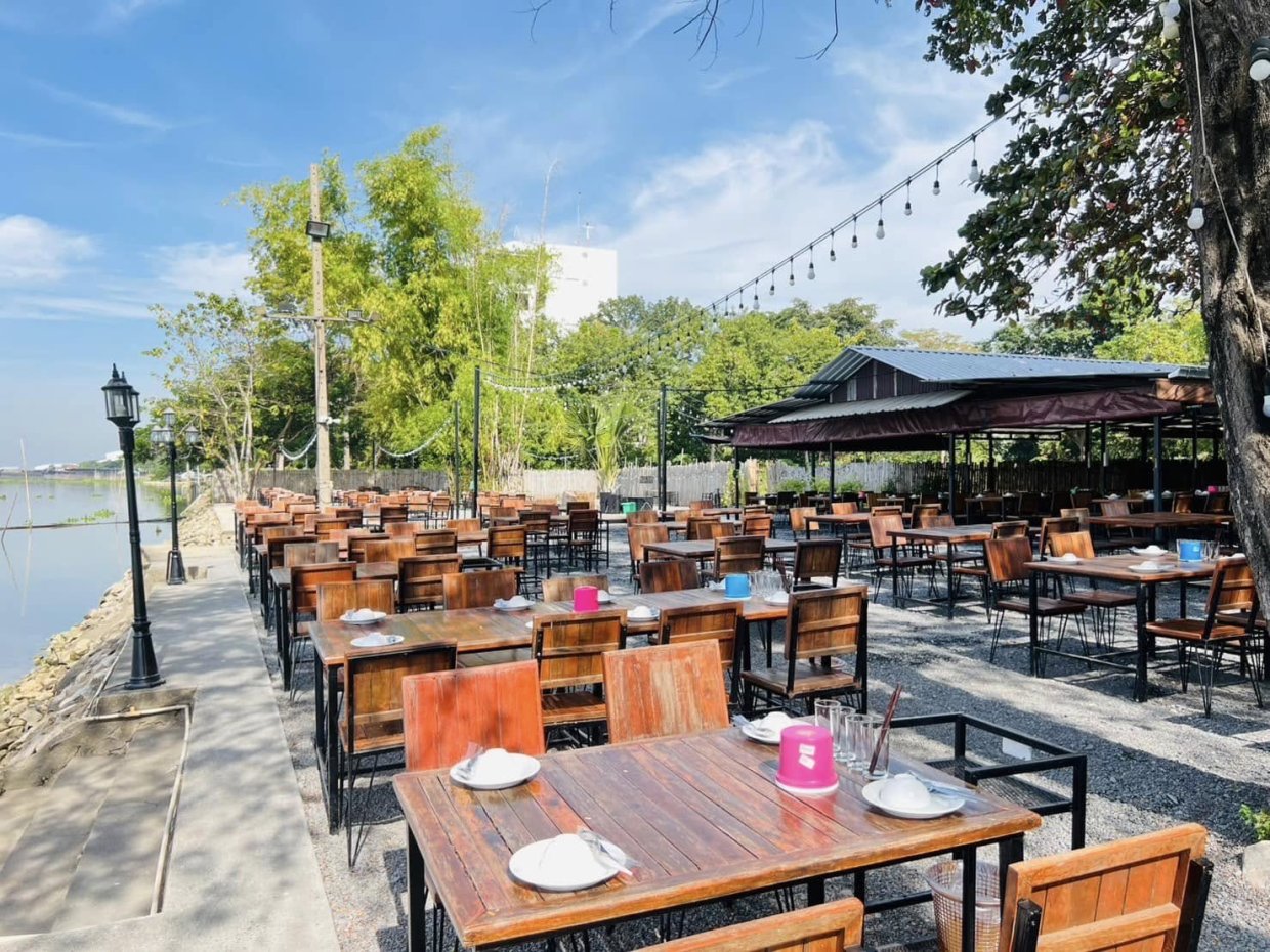 ร้านอาหารบ้านเคียงน้ำ : ปทุมธานี