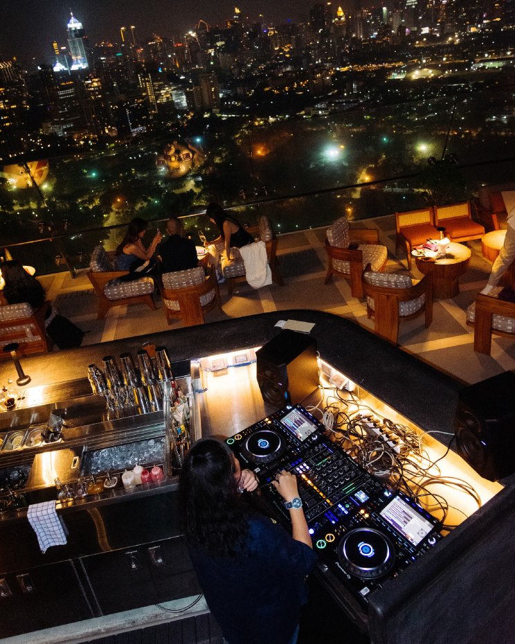 Spire Rooftop Bar Bangkok : กรุงเทพมหานคร