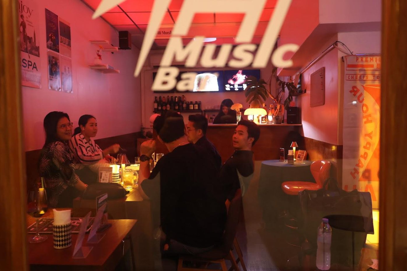 4 Hi Music Bar : กรุงเทพมหานคร