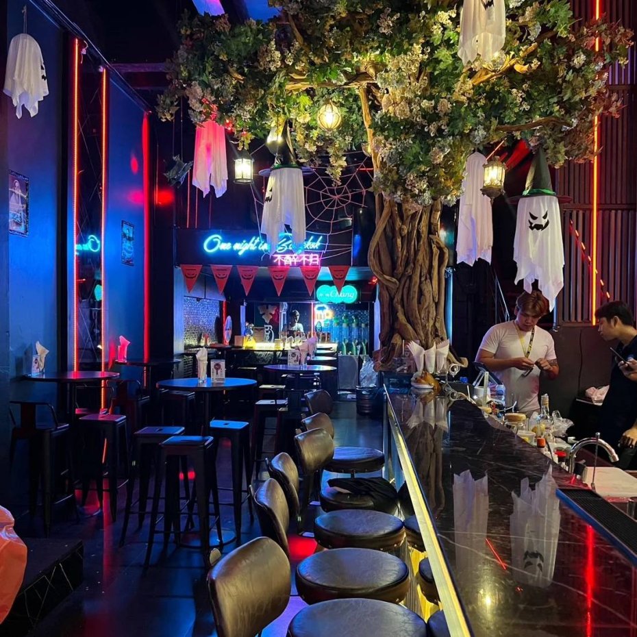 white rabbit bar : Bangkok