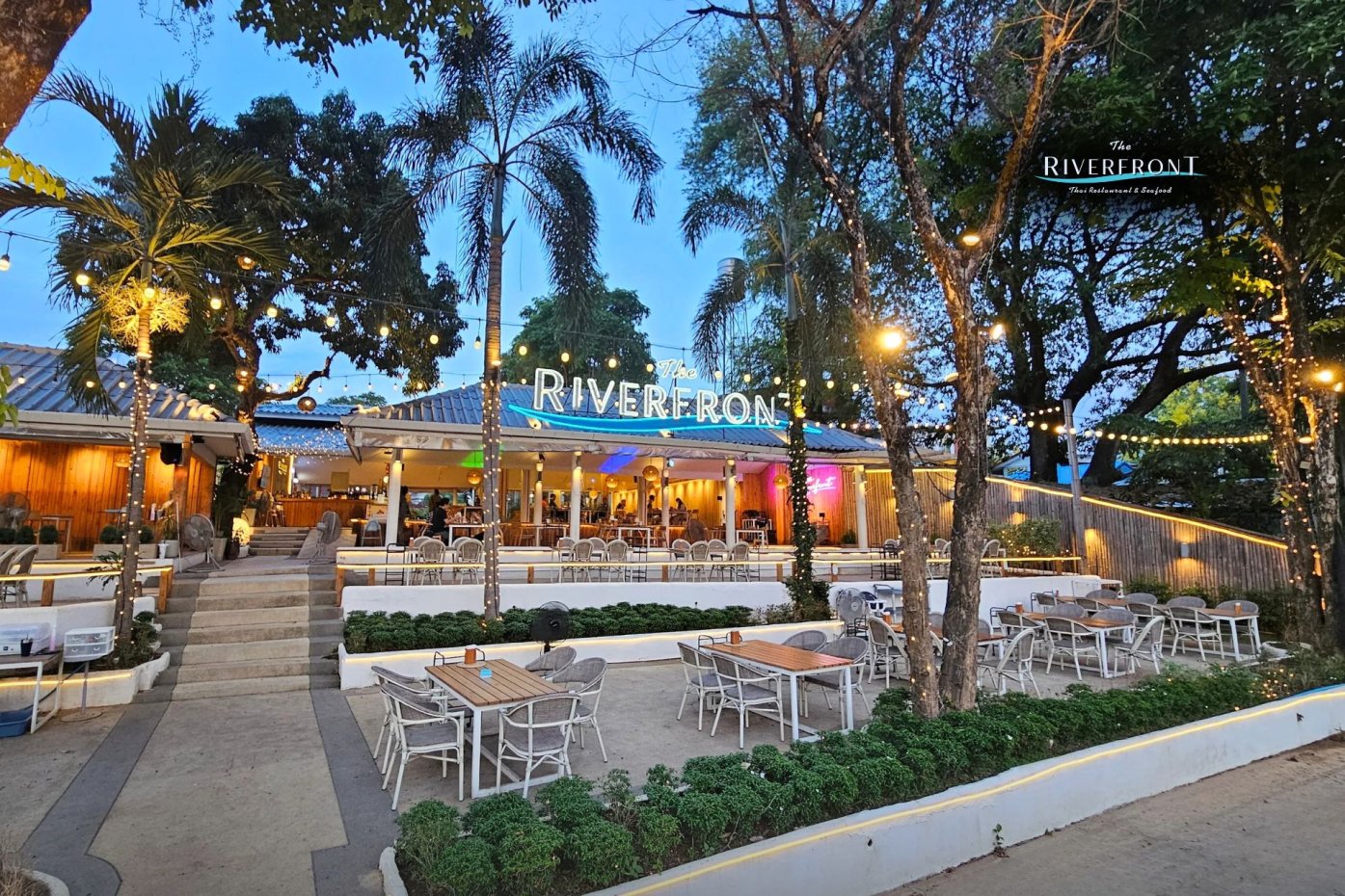 Riverfront Restaurant Chiang Mai : เชียงใหม่