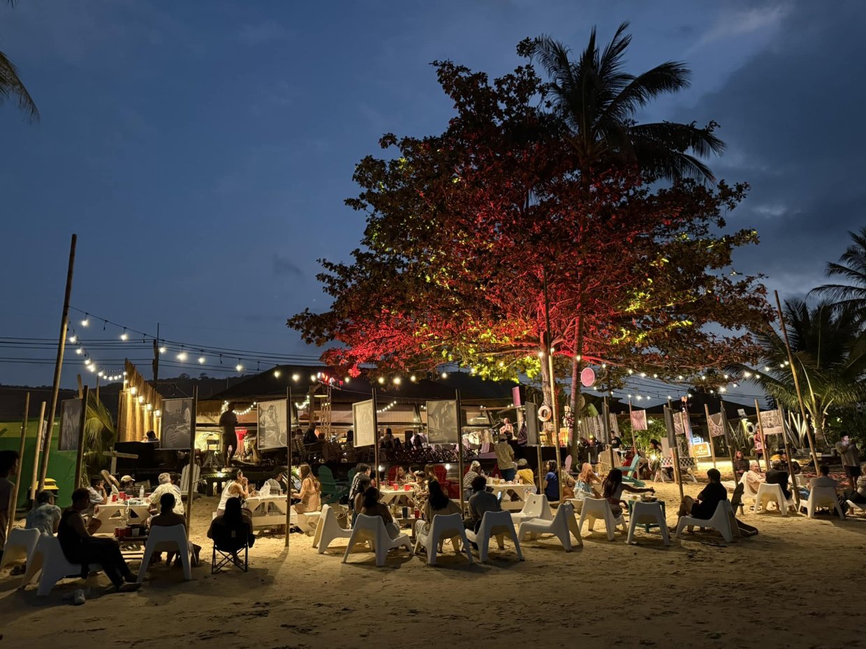 Lay Lagom Cafe'Bar : สุราษฎร์ธานี