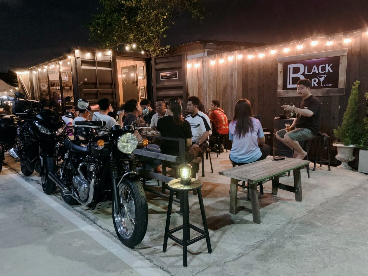 BLACK BARY : Pathum Thani