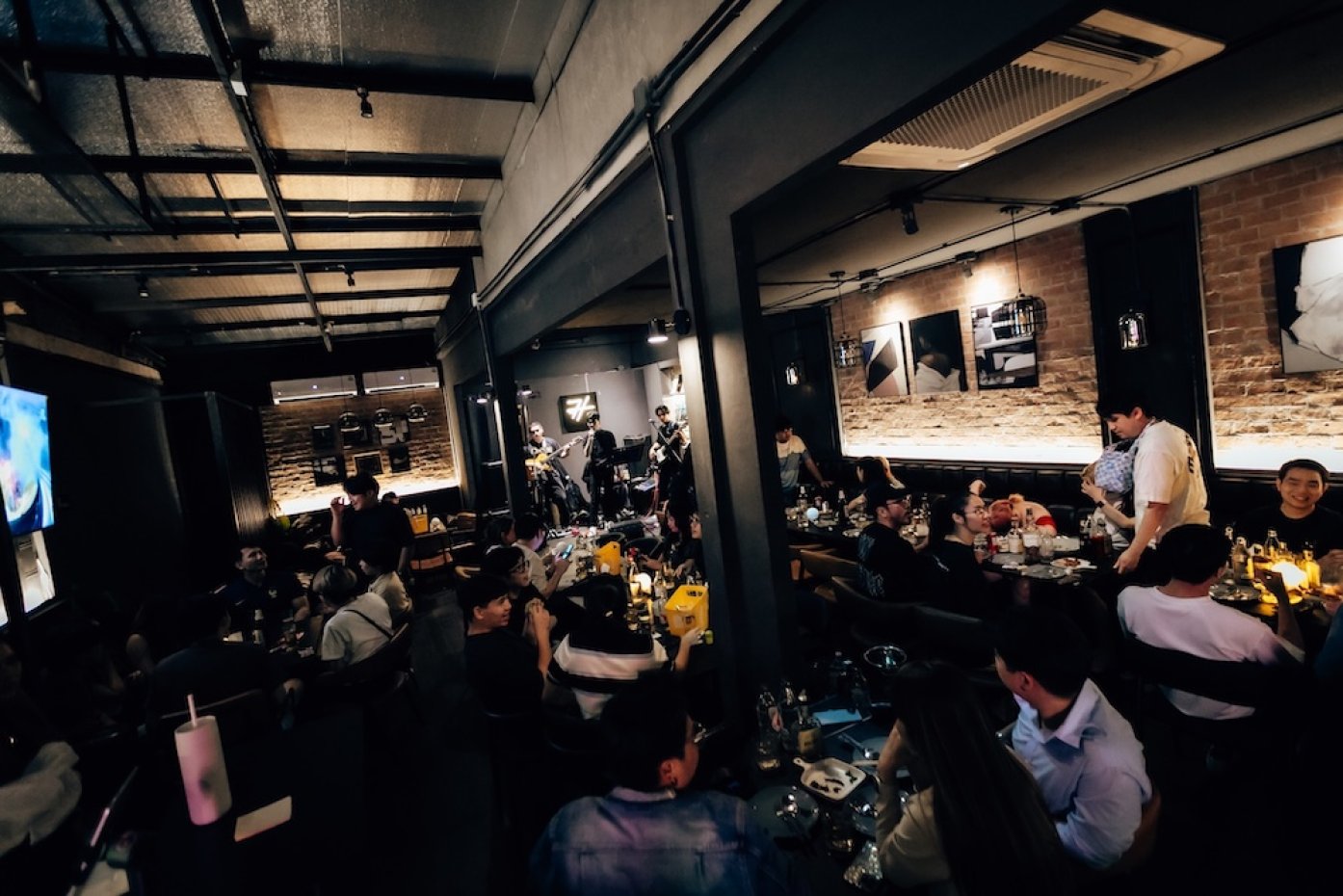 Hust bar : กรุงเทพมหานคร