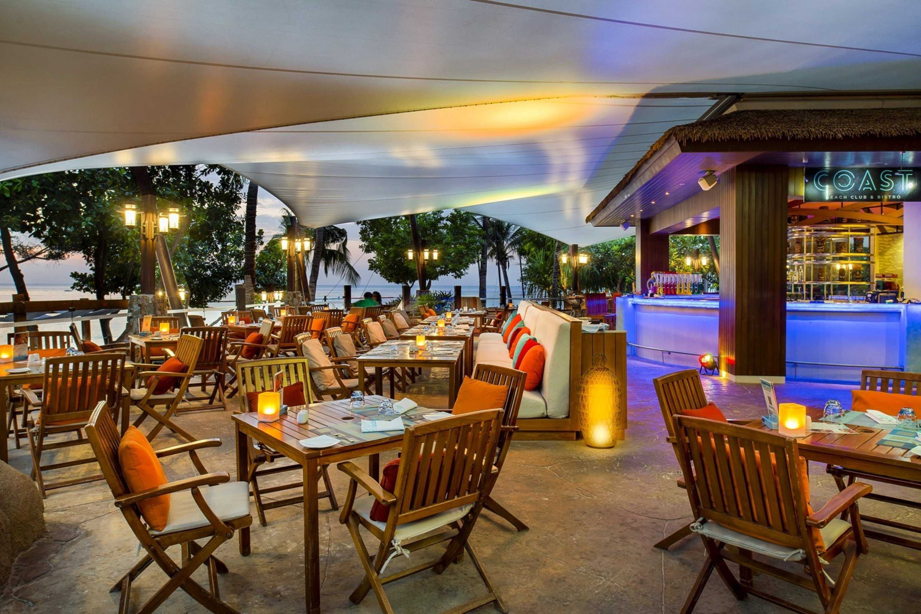 Coast Beach Club & Bistro : สุราษฎร์ธานี