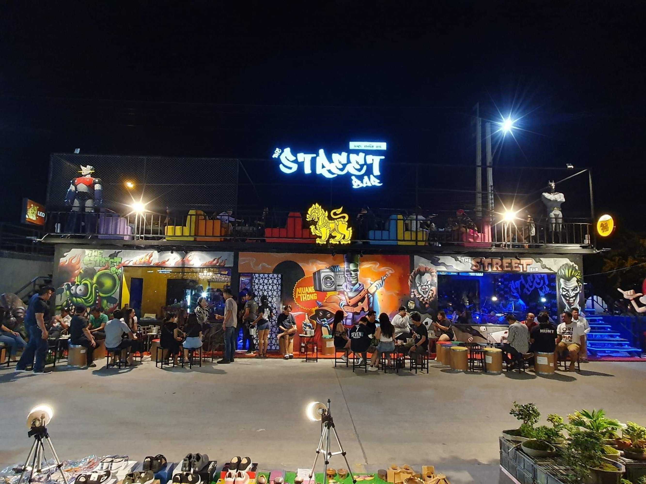 The Street Bar บาร์ของคนรักสตรีท เมืองทองธานี : นนทบุรี