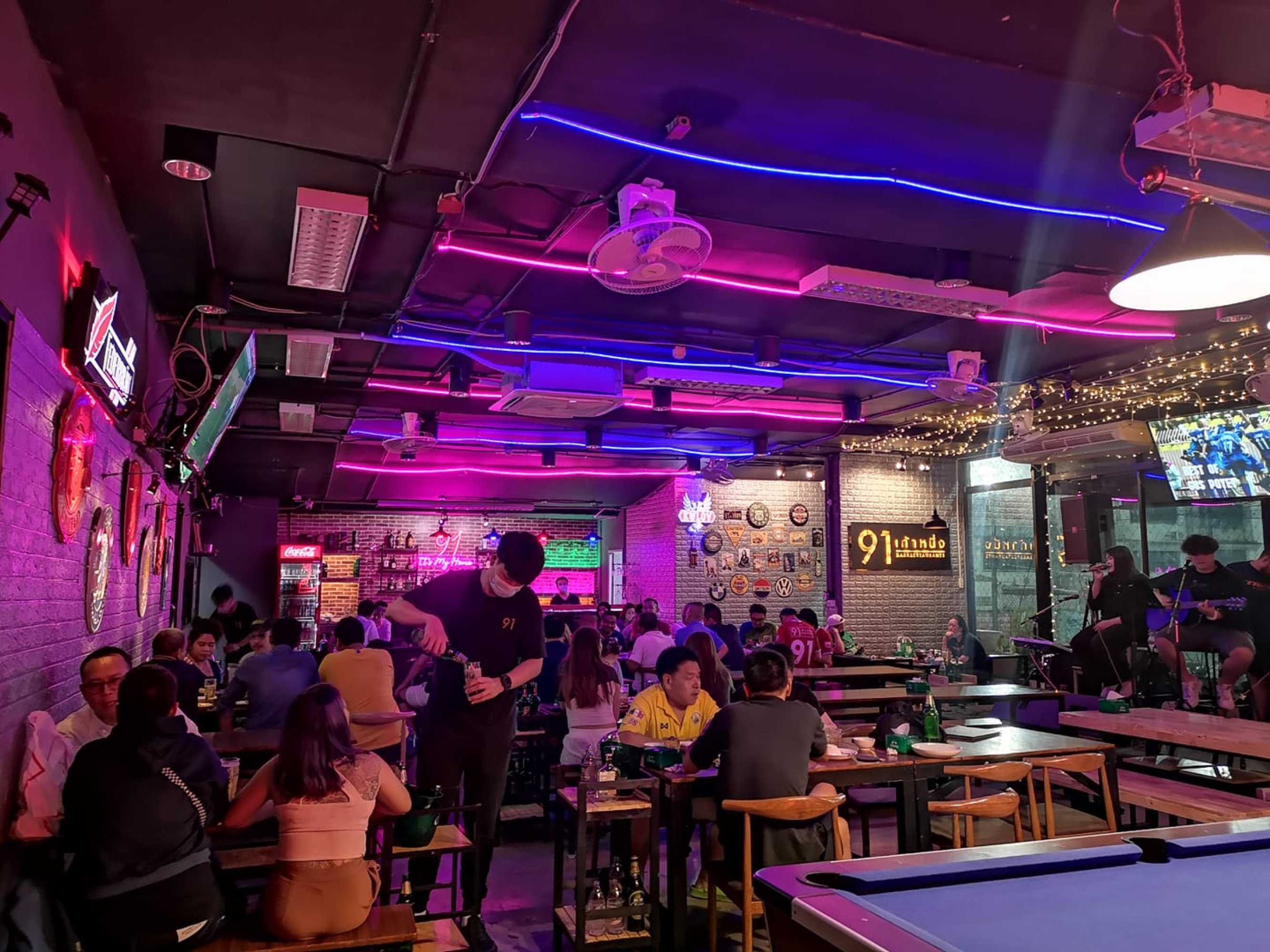 91 Bar & Restaurants : Bangkok