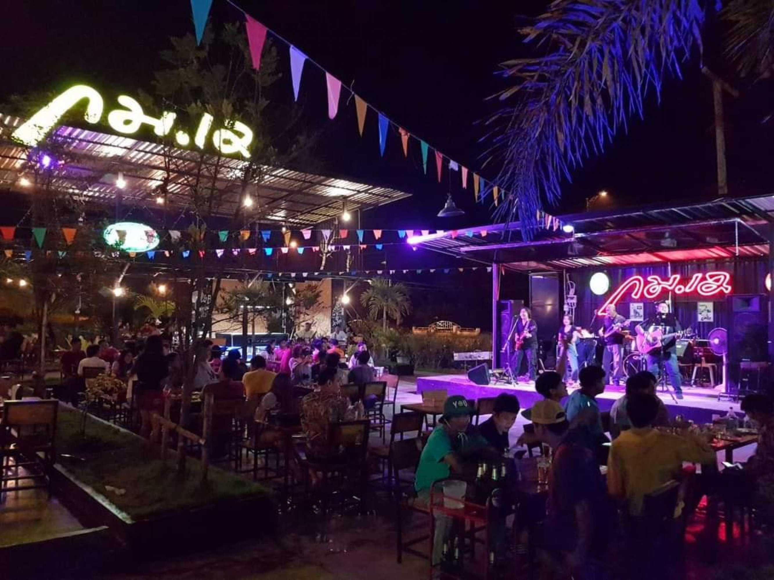 กม.12 Bar & Restaurant : Rayong
