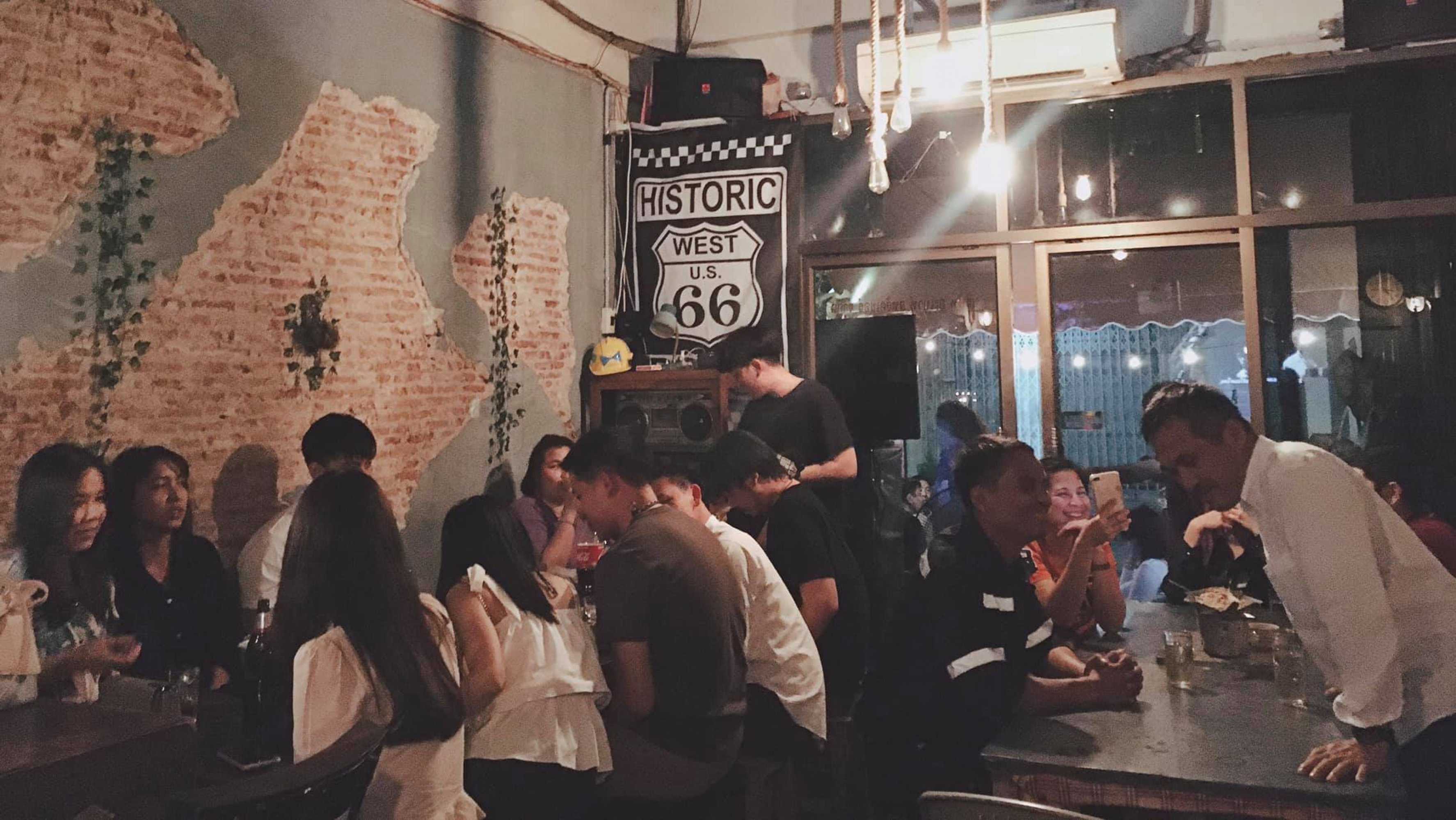 Charvie cafe’ : กรุงเทพมหานคร