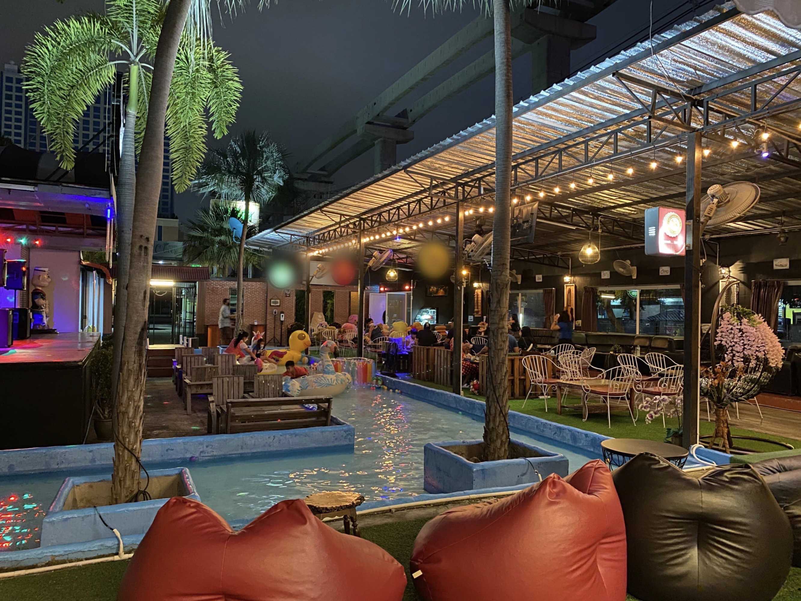 มีหมี Coffee Break and Restaurant : กรุงเทพมหานคร