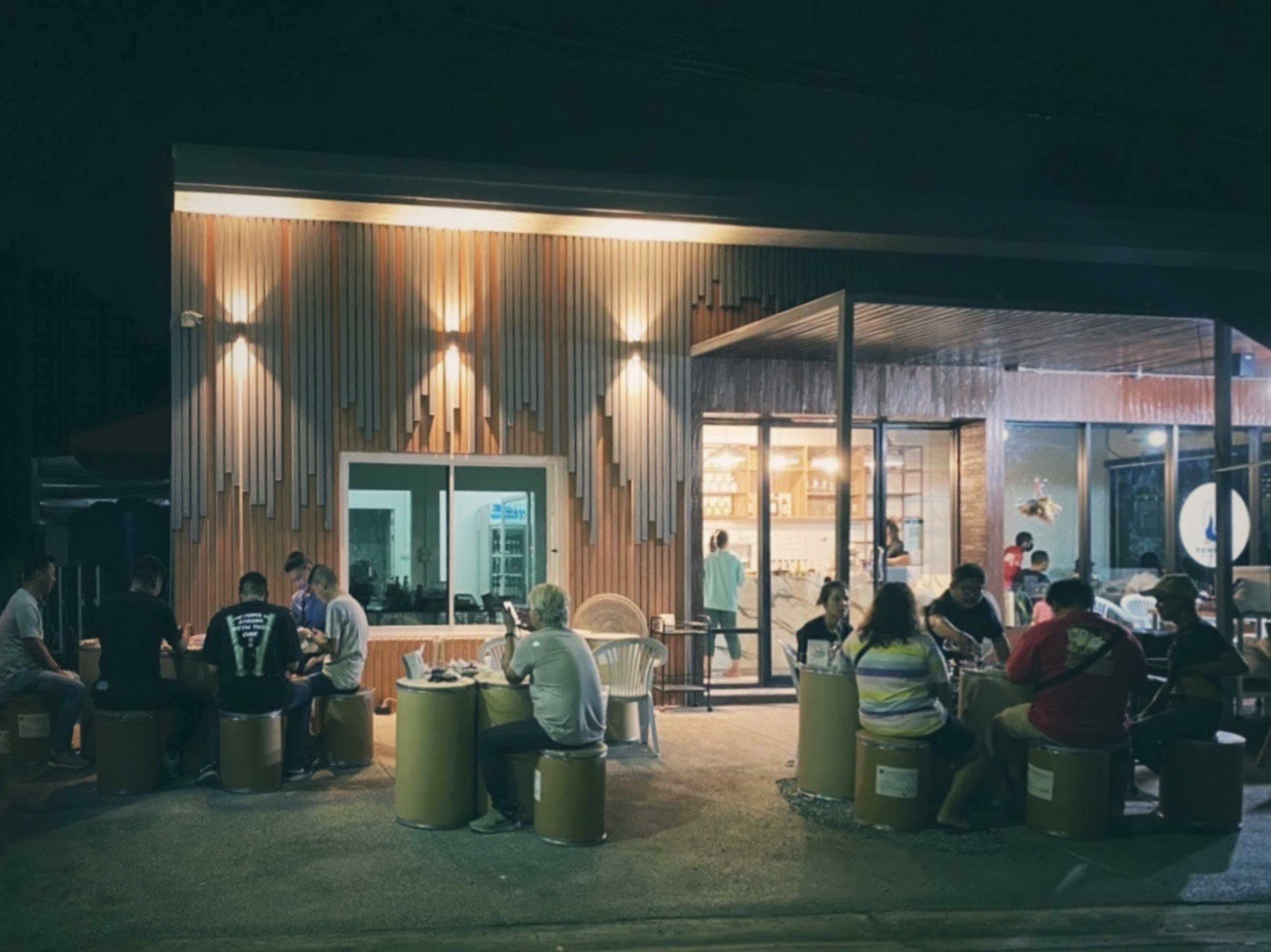 Penguin Seafood & Cafe : กรุงเทพมหานคร