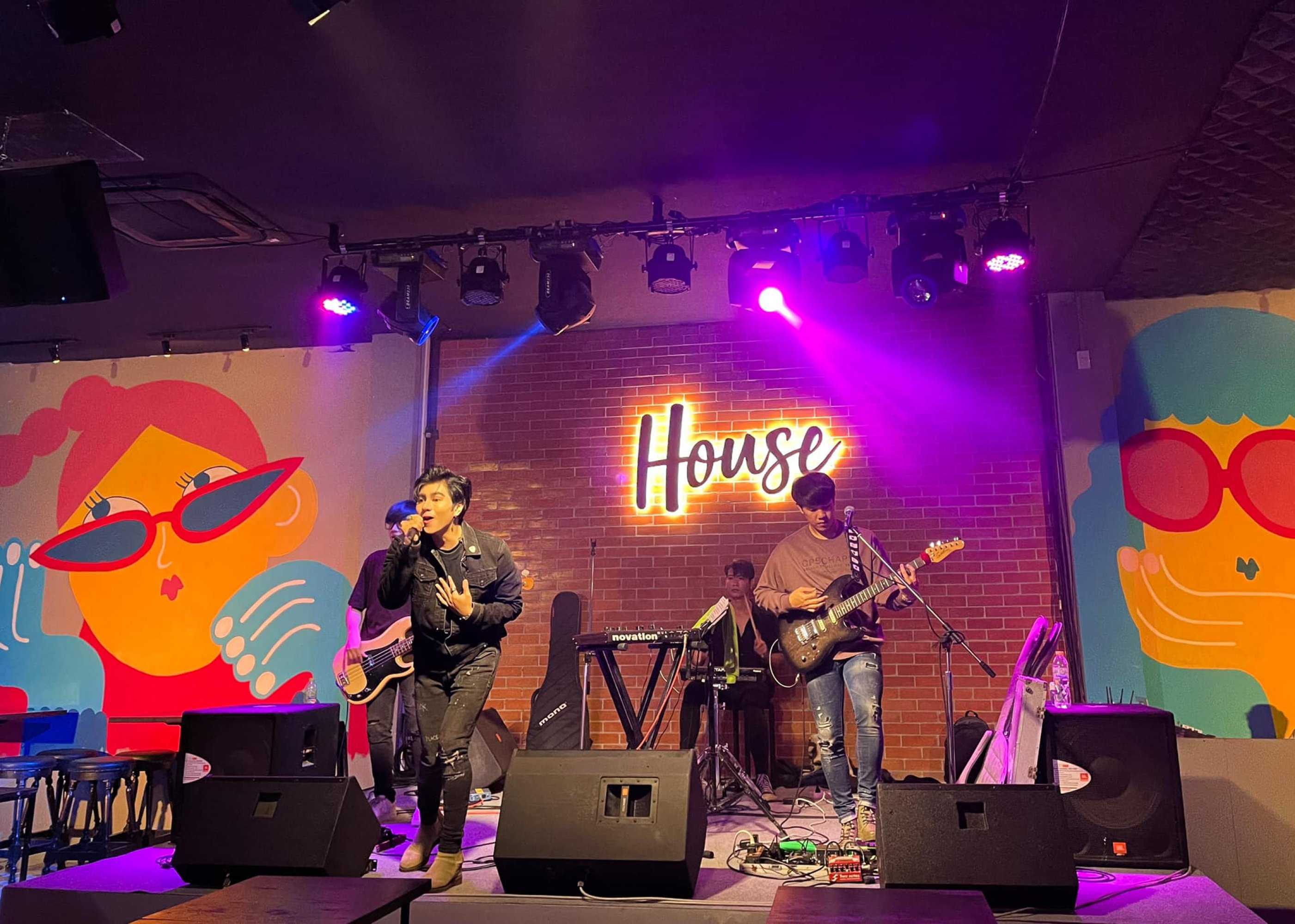 House music bar : กรุงเทพมหานคร