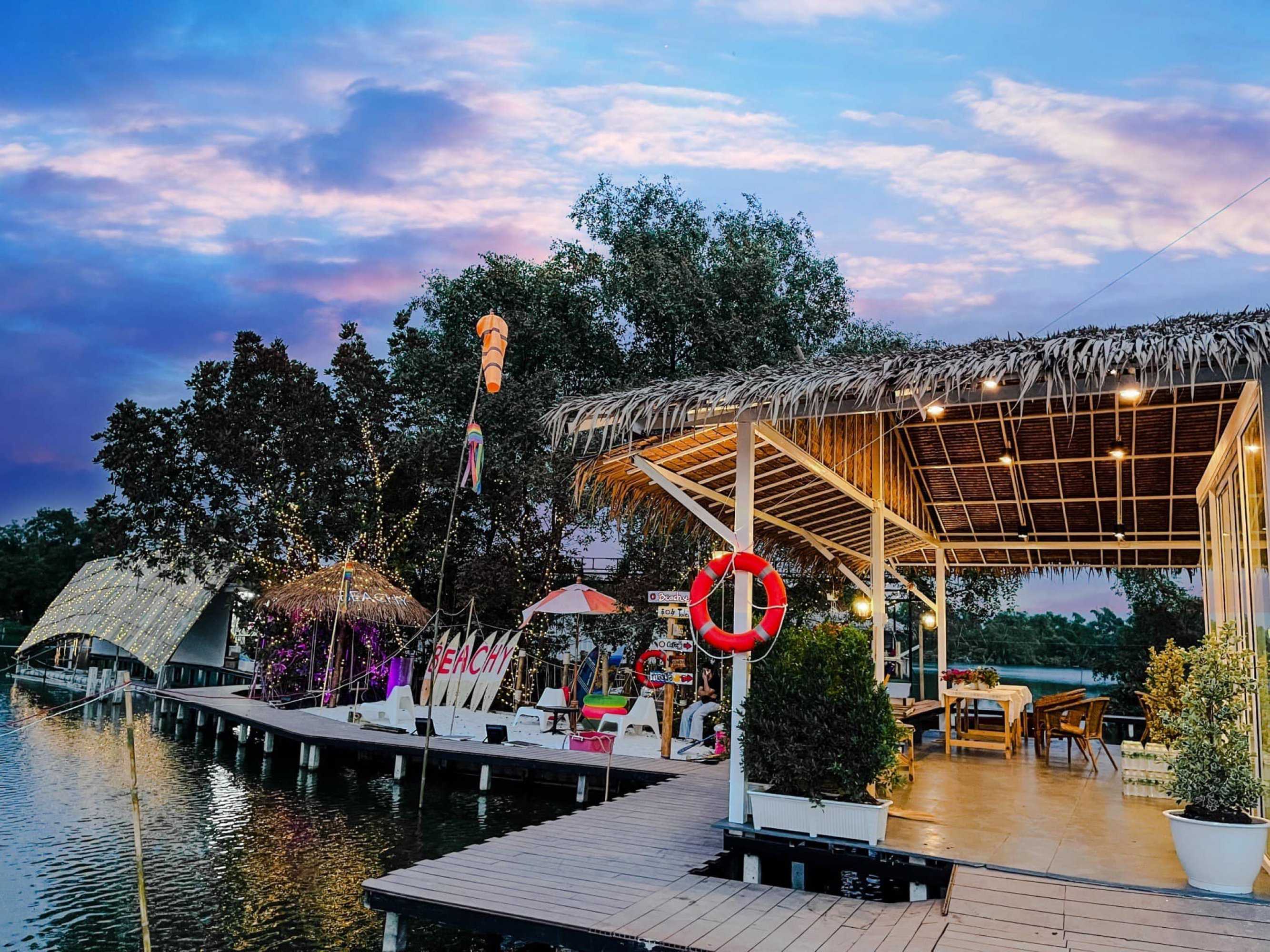 Beachy cafe : กรุงเทพมหานคร