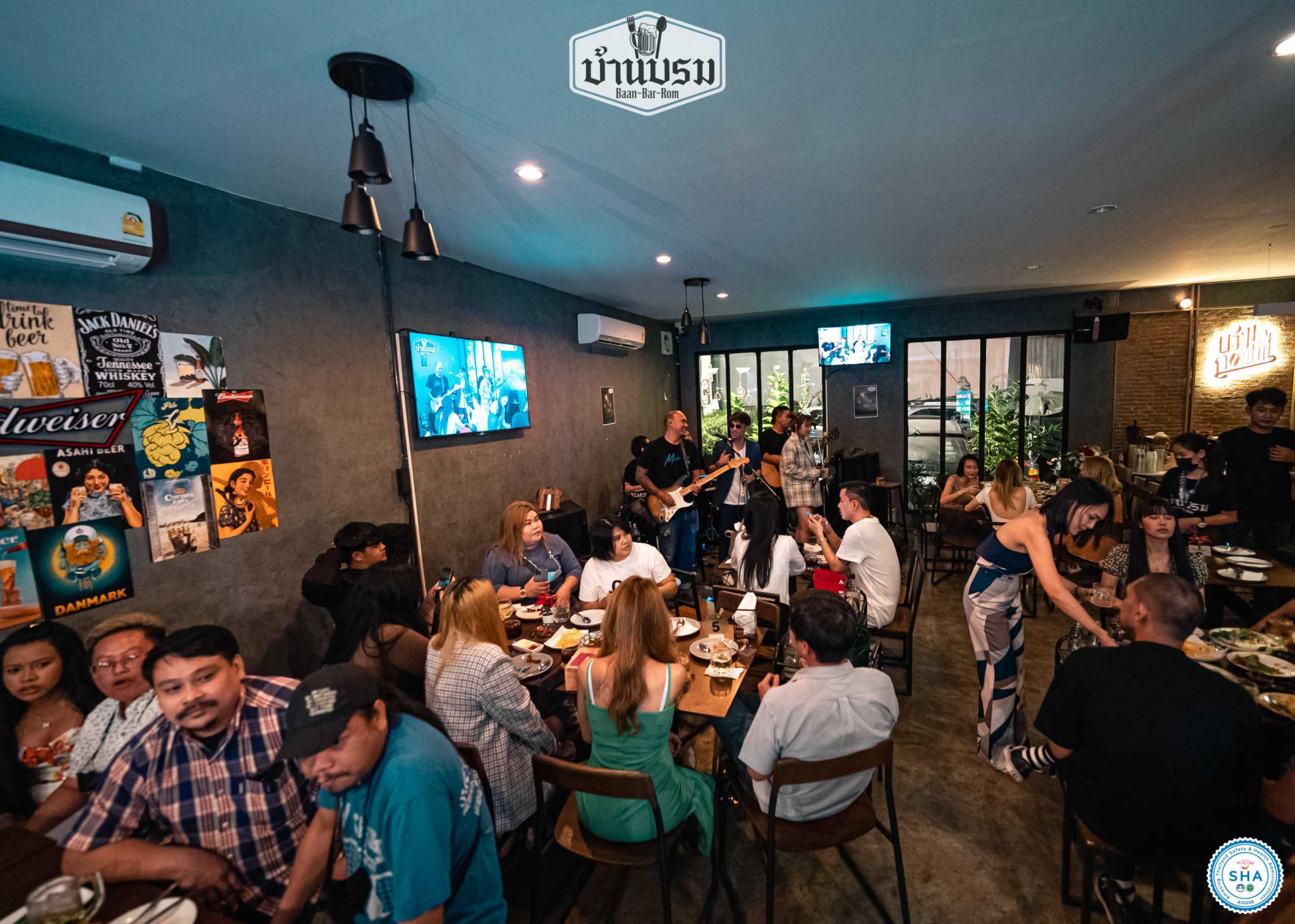 BaanBarRom : Bangkok