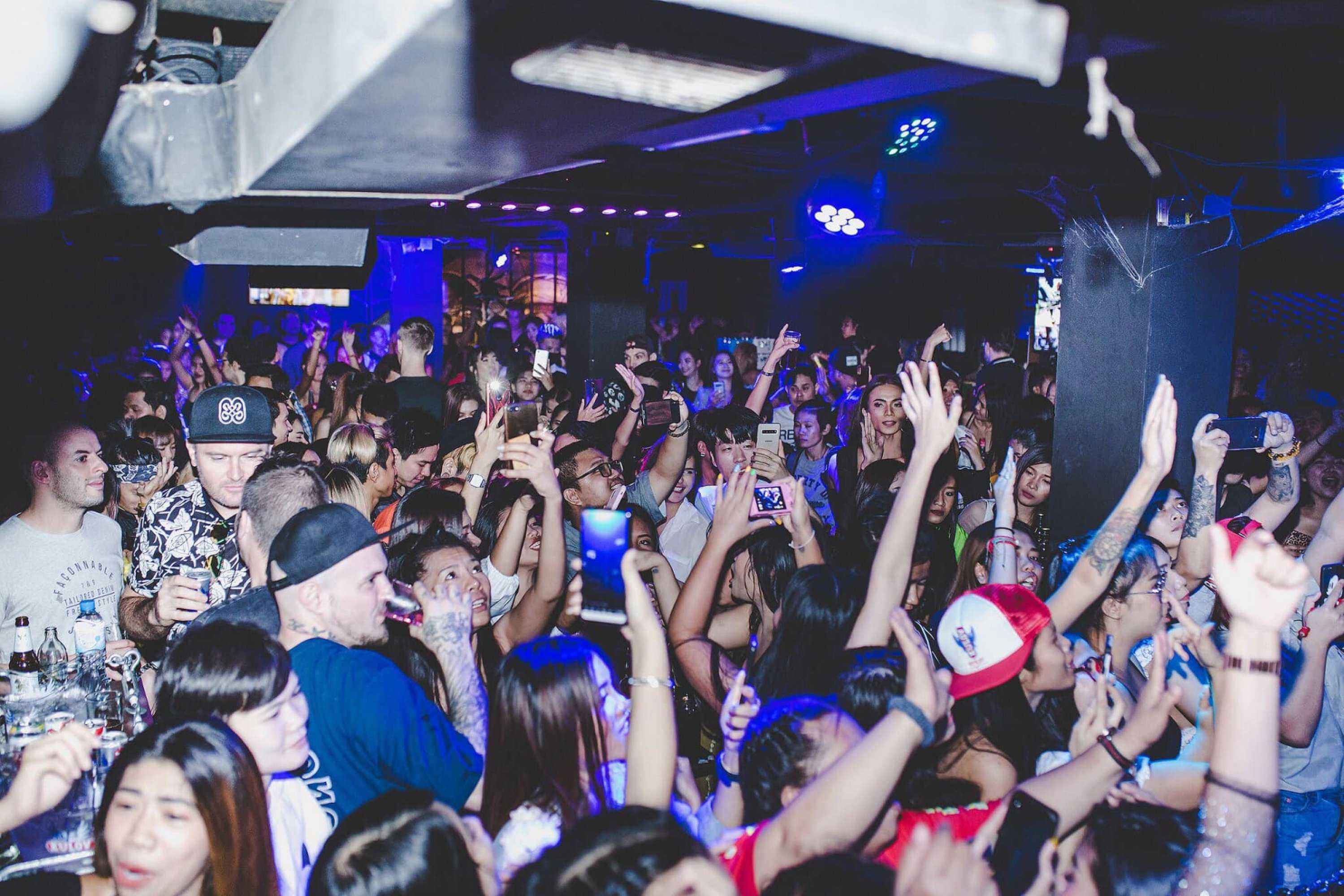 The Penny Black Soi Cowboy : กรุงเทพมหานคร