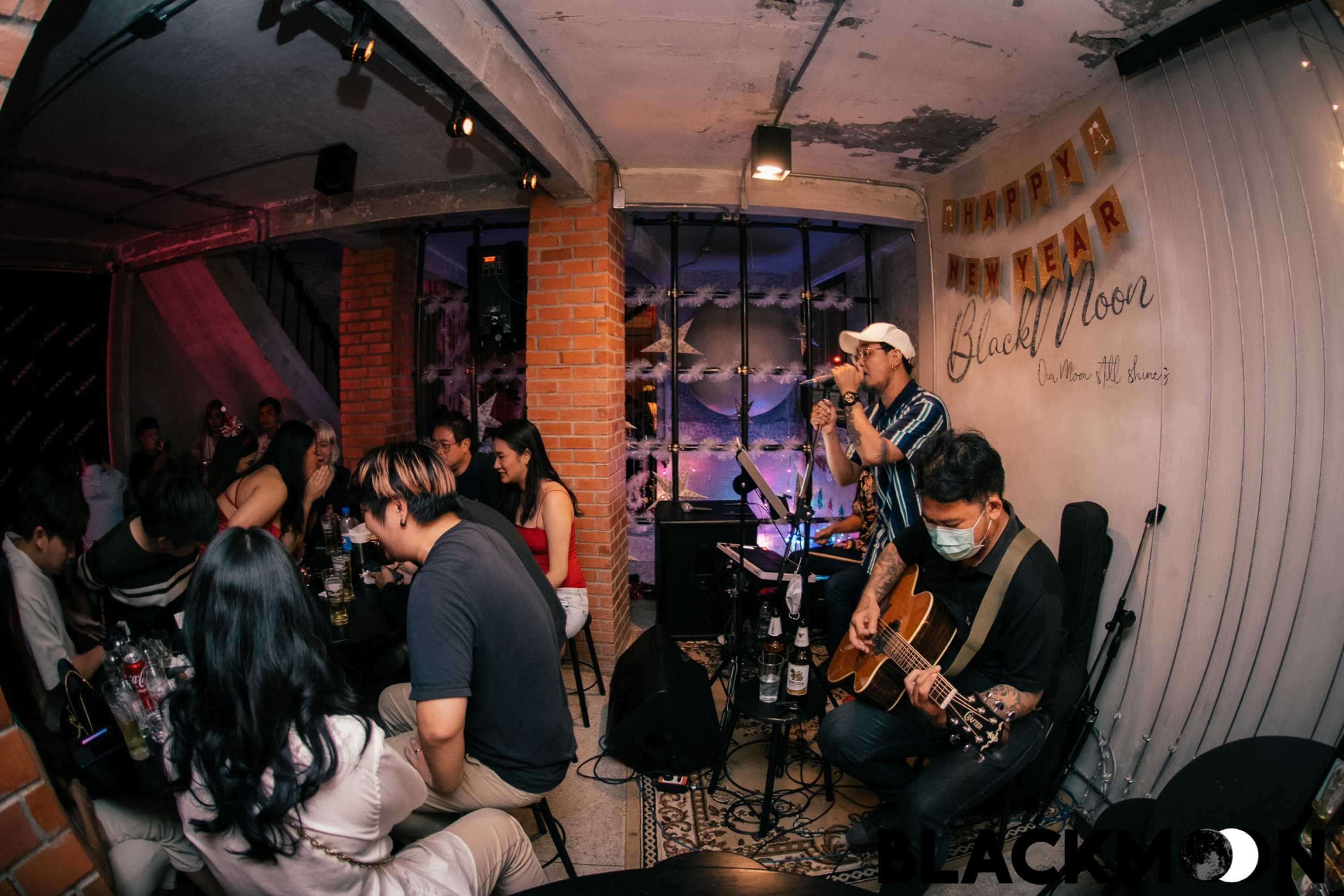 Blackmoon Bangkok : กรุงเทพมหานคร