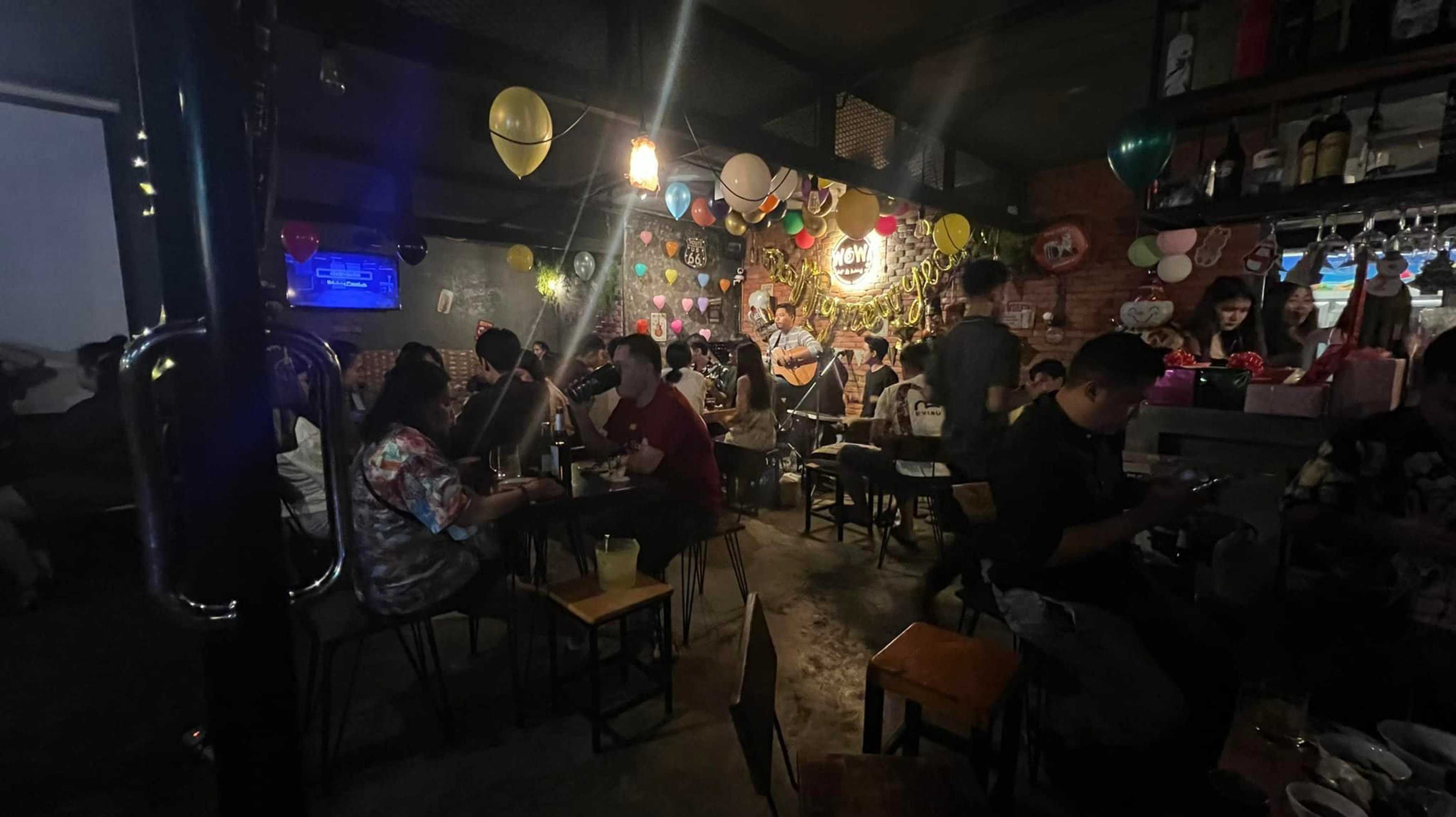 Wow! Cafe' : กรุงเทพมหานคร
