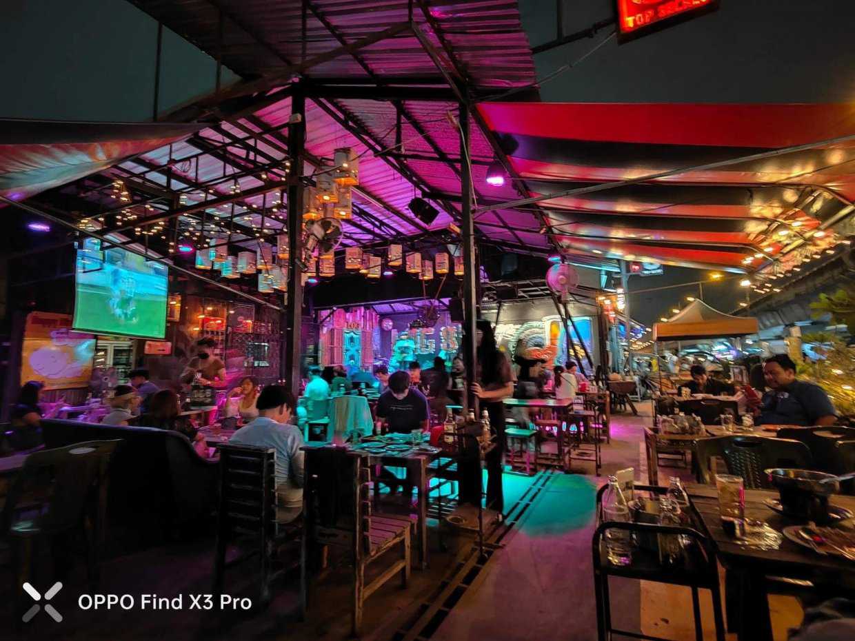 LOG8 ร้านนั่งดื่มชิลล์ ซ.สามัคคี ประชานิเวศน์ : นนทบุรี