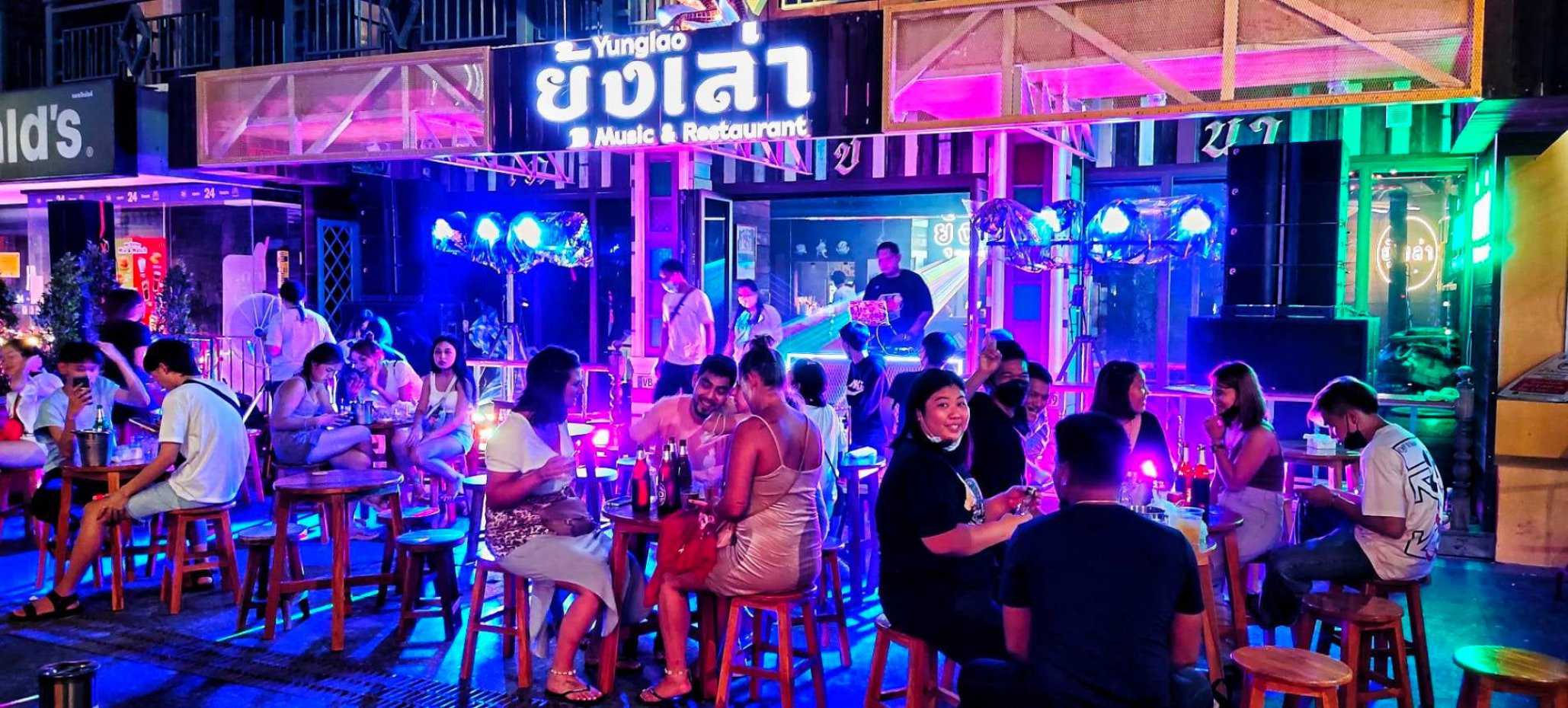 ยุ้งเล่า - ถนนข้าวสาร : กรุงเทพมหานคร
