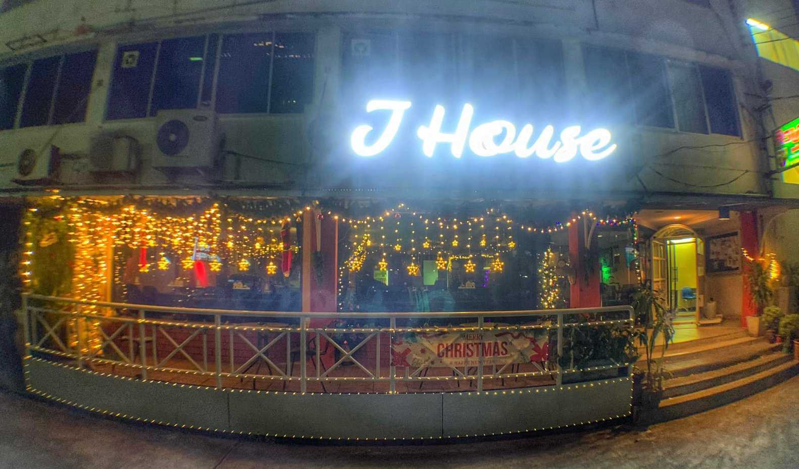 J House : กรุงเทพมหานคร