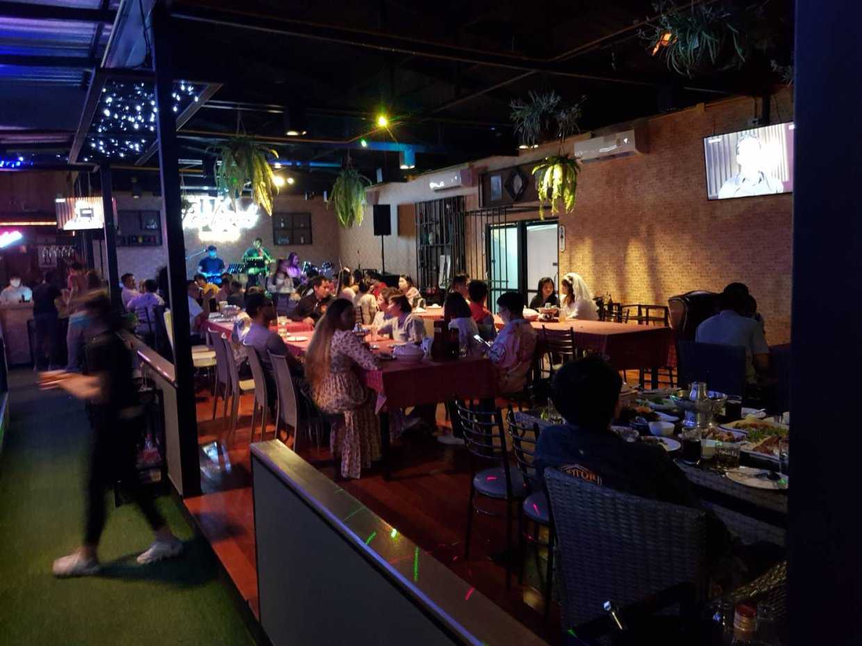 Feelgood Pub & Restaurant : ปทุมธานี