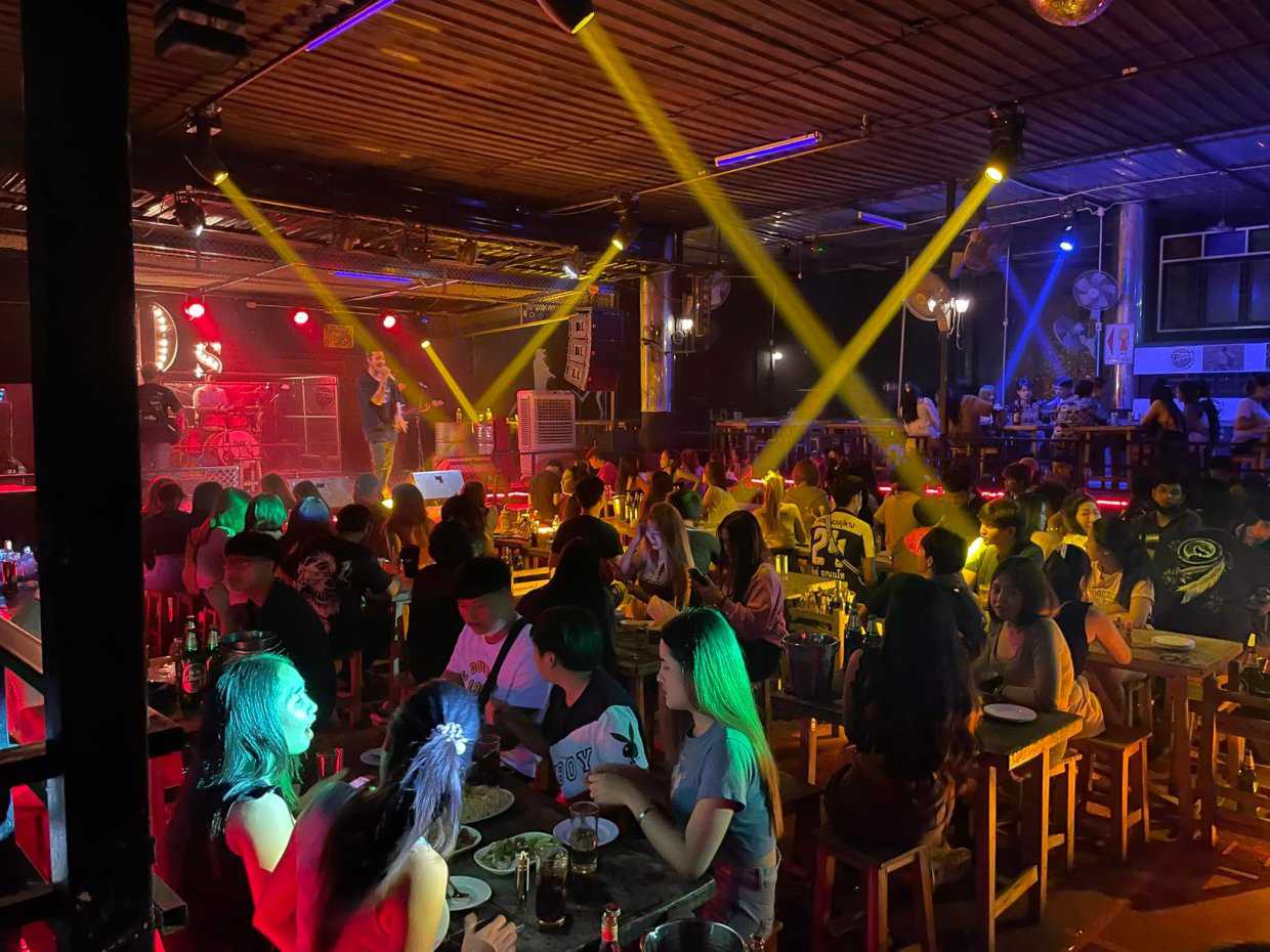 90's บาร์&เรสเตอรองต์ : Chachoengsao