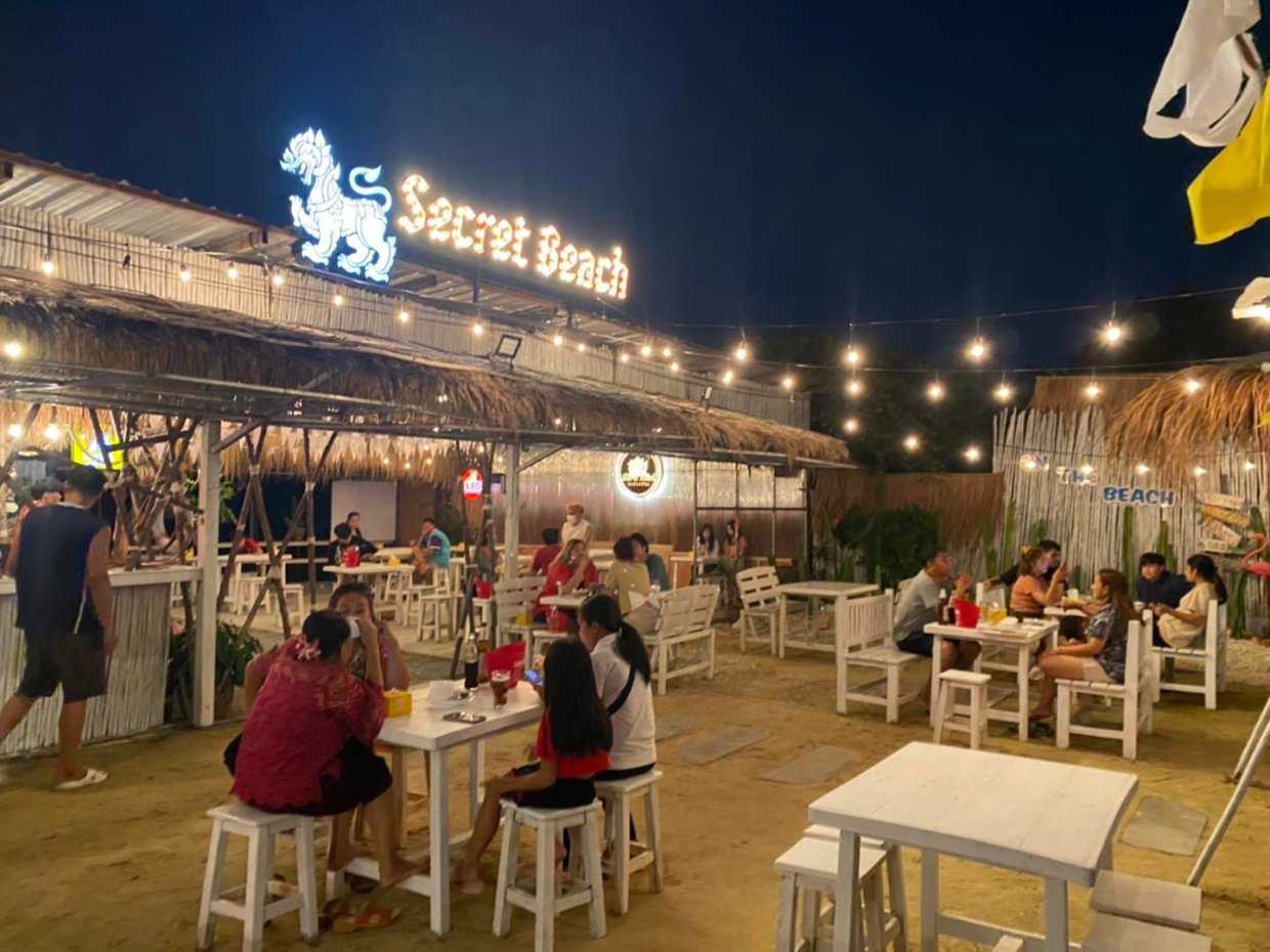 Secret Beach Bar & Grill : Pathum Thani