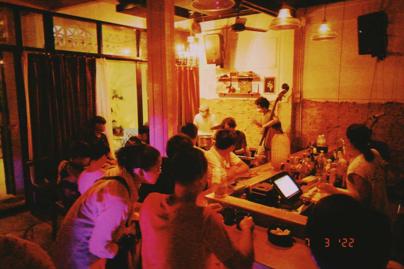 Bangkok Mojo Bar : กรุงเทพมหานคร