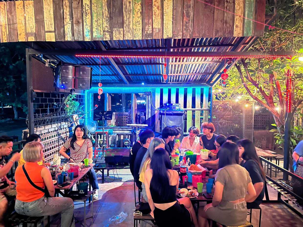 Youngturk bar&restaurant : สระบุรี