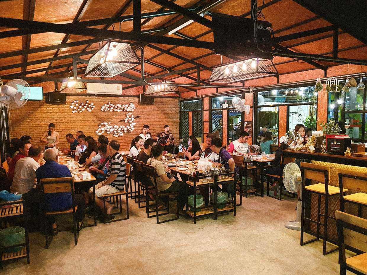 Samyan Bar & Restaurant : Lampang