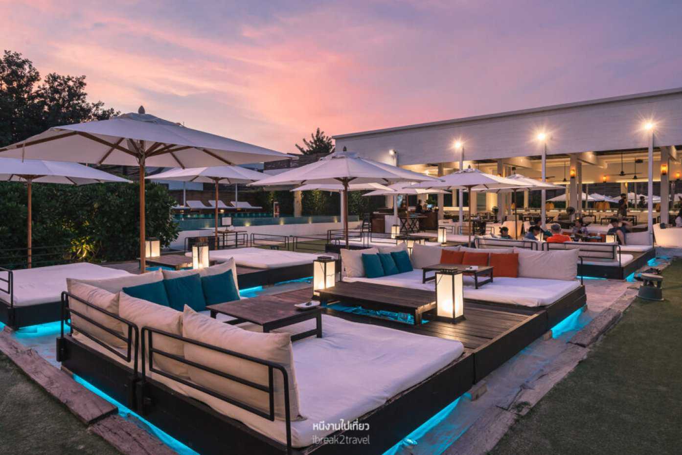 Oceanside Beach Club & Restaurant : ประจวบคีรีขันธ์