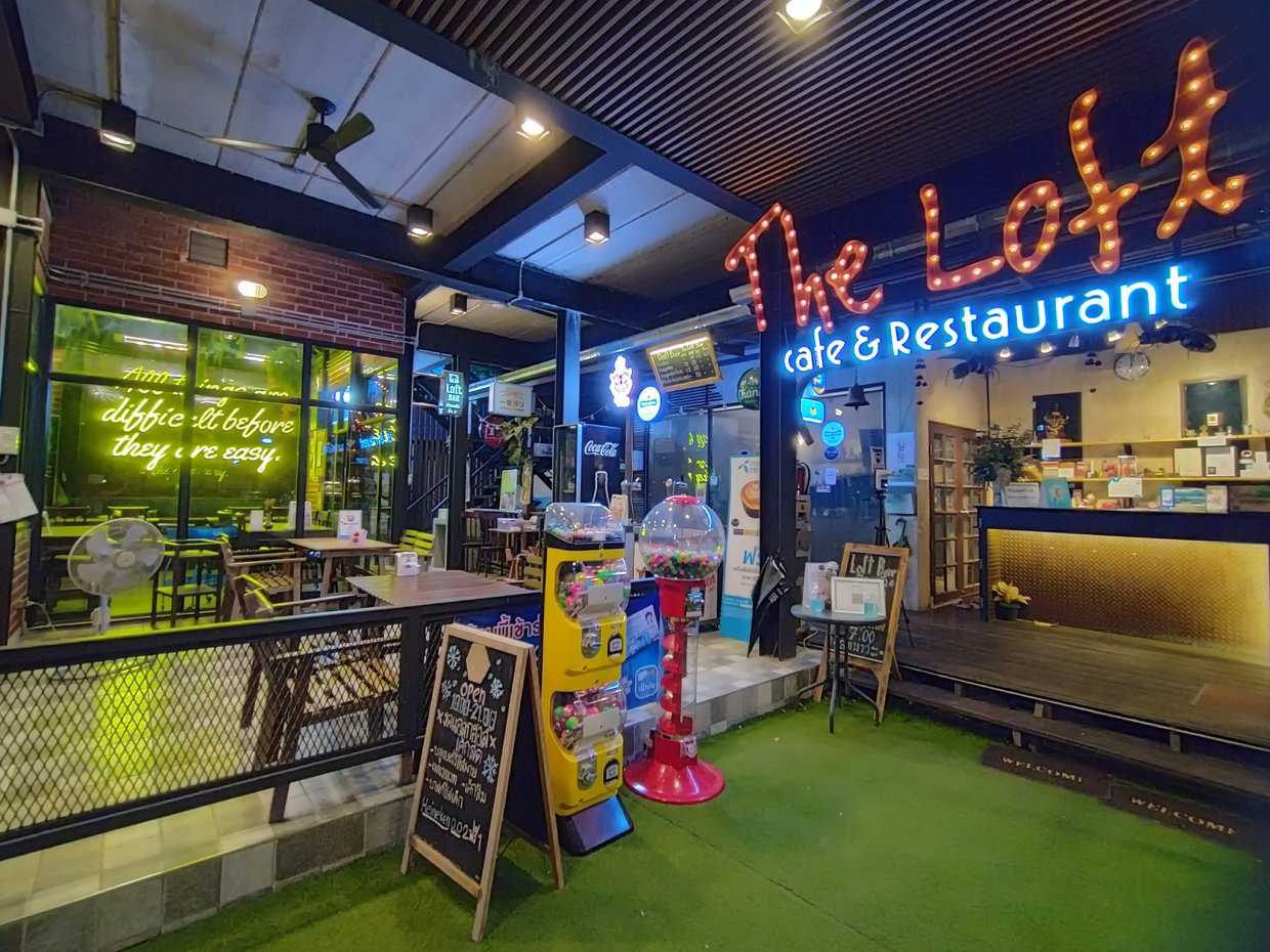 The Loft Coffee & Restaurant : สุพรรณบุรี