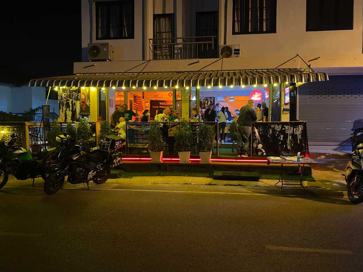 Chilly Bar & Restaurant Sakon Nakhon : สกลนคร