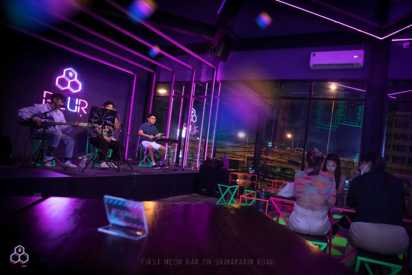 Blur Bar & Bistro : สมุทรปราการ