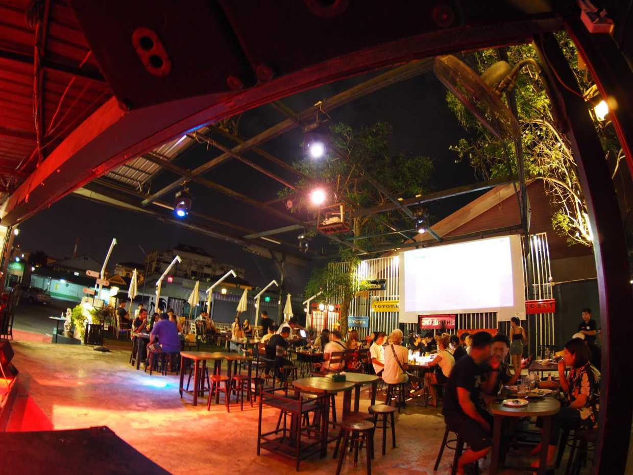เฉลิมกรุง วินเทจ พัทยา : Chon Buri