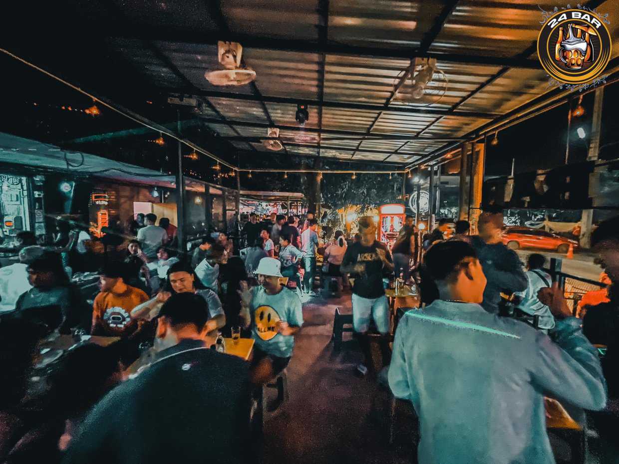 24BAR & Restaurant : Chiang Mai