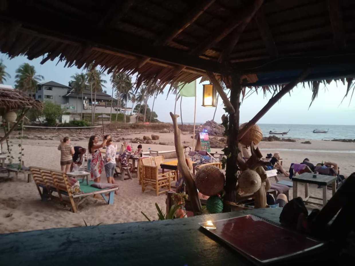 6ixcret Bar : กระบี่
