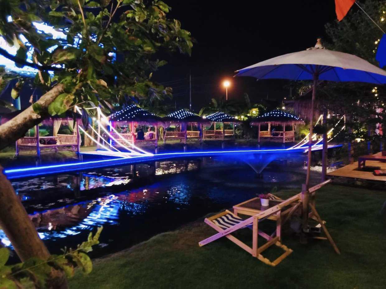 บ้านพักเพื่อน Restaurant & Cafe : ปทุมธานี
