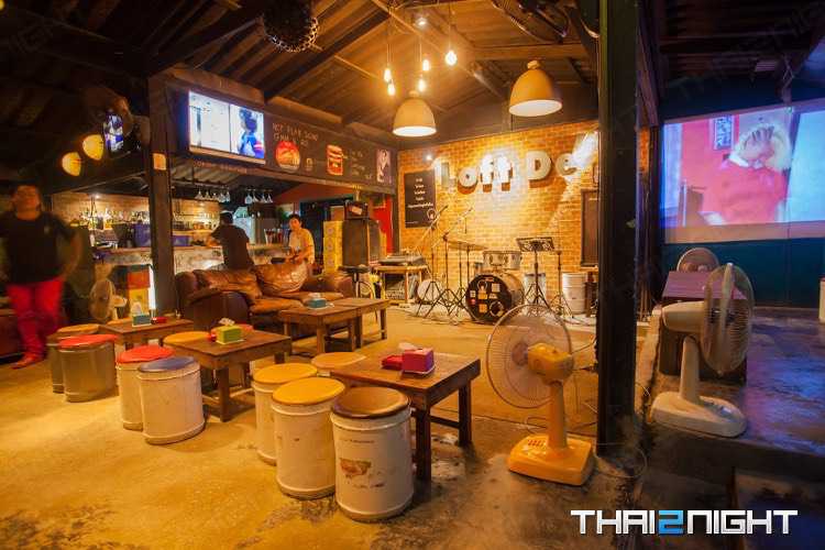 ลอฟท์ เดอ : กรุงเทพมหานคร