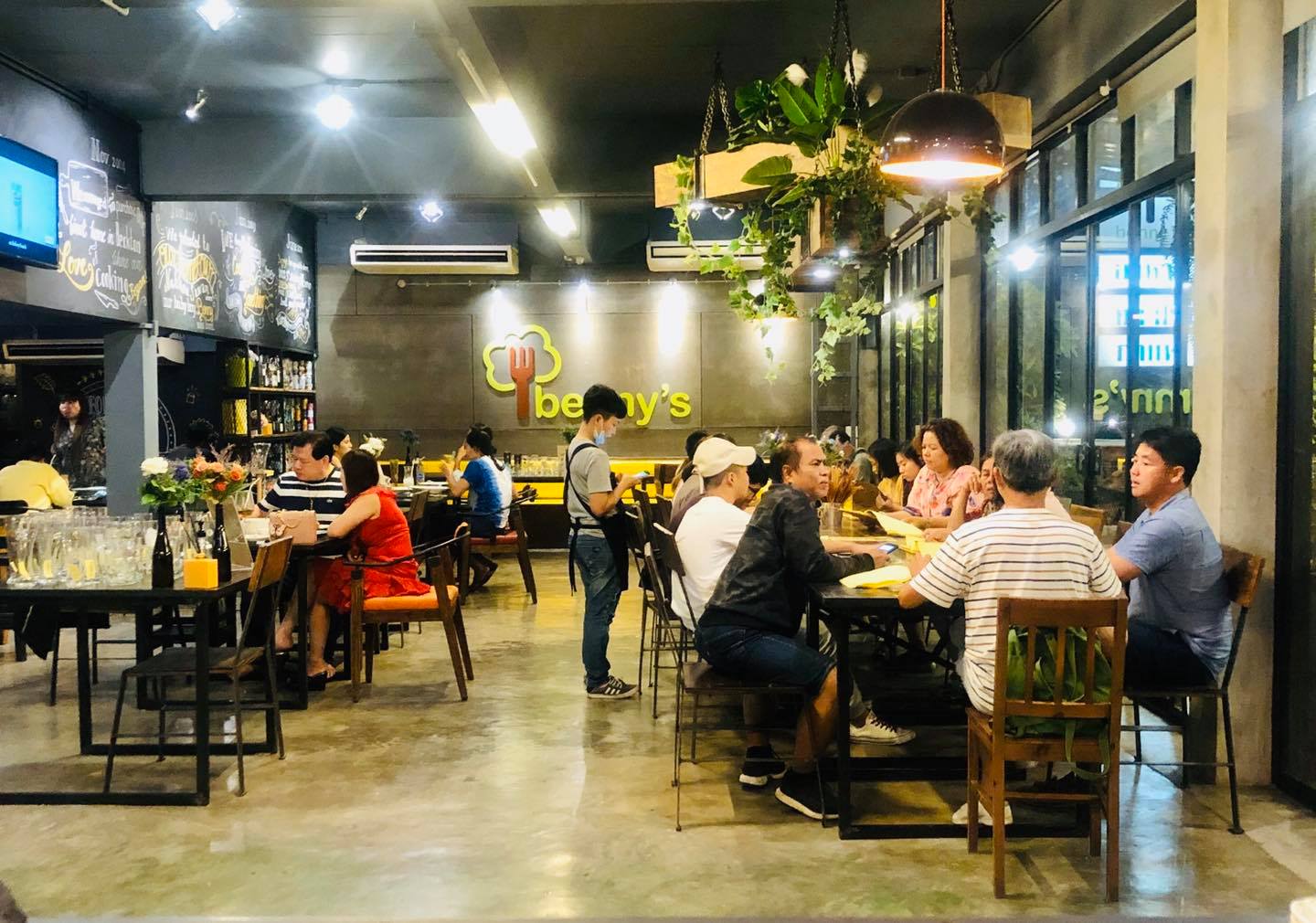 เบนนี่ส์คาเฟ่ (Benny's Café.Restaurant - Nakhon Sawan) : นครสวรรค์ (Nakhon Sawan)
