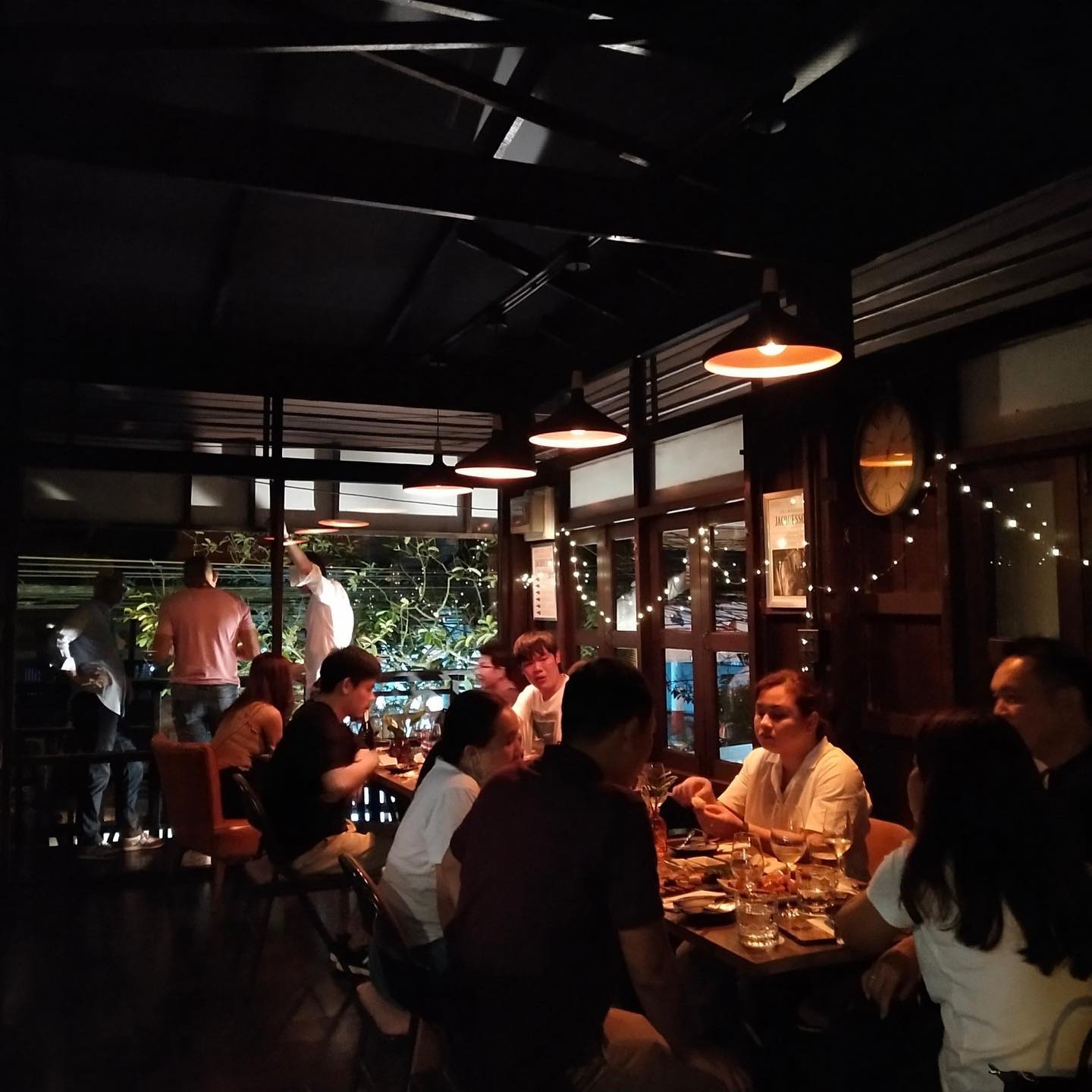 ครูว ไวน์บาร์ (CRU 2nd floor wine bar) : เชียงใหม่ (Chiang Mai)