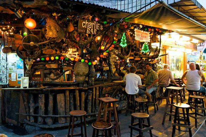 ชิปชาลีเบียร์บาร์ (Cheap Charlie's Bar) : กรุงเทพมหานคร (Bangkok)