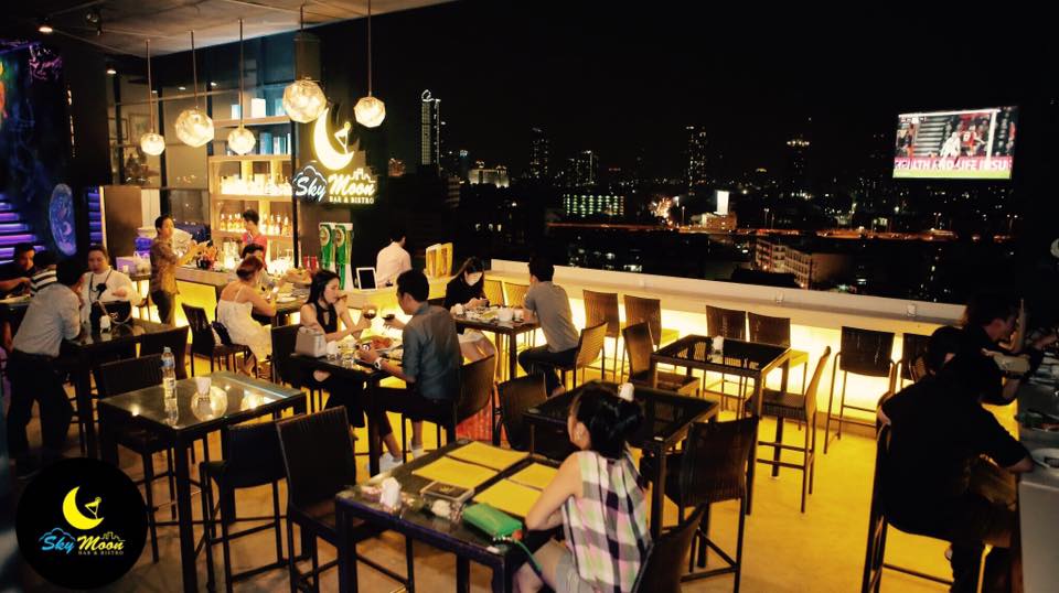 Sky Moon Bar & Bistro (สกาย มูน บาร์ แอนด์ บิสโทร) : Bangkok (กรุงเทพมหานคร)